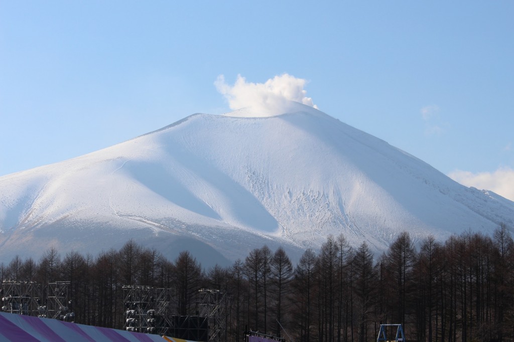 今日は浅間山が雲ひとつなく綺麗に見えます。