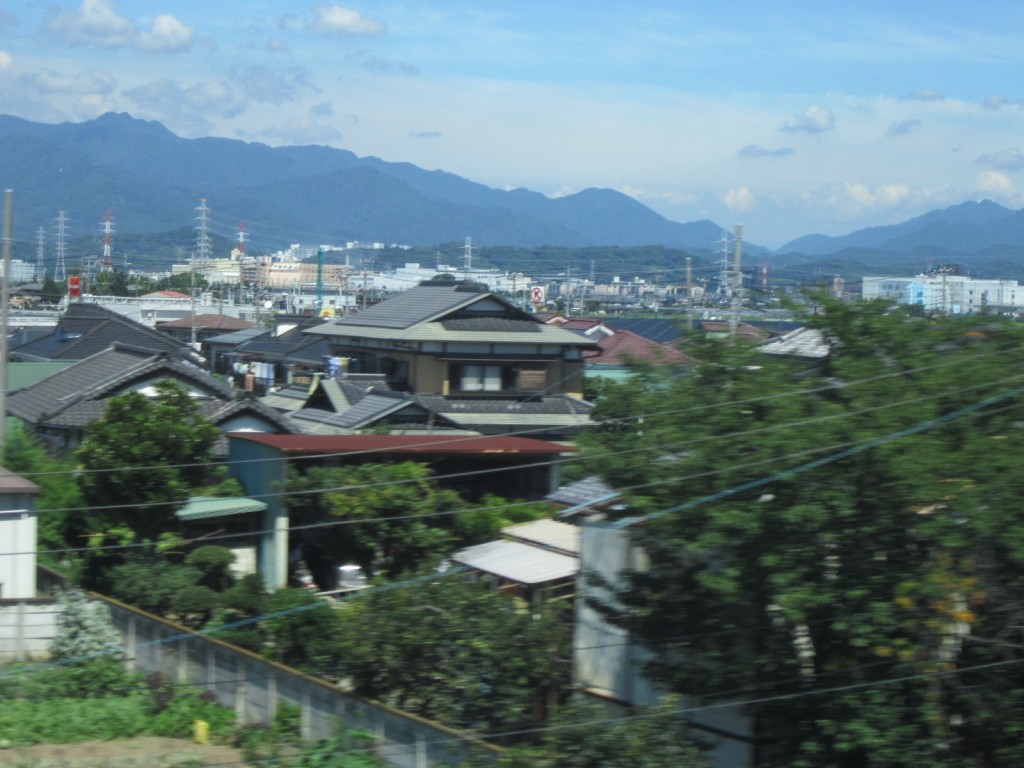 山田を探せ！ヒント。サークルＫの看板の左斜め。