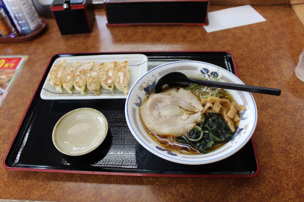 しょうゆラーメン×餃子です。